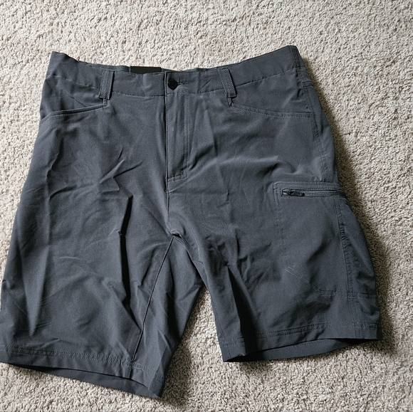 ZeroXposur Other - ZEROXPOSUR Travel Shorts Mens 36 9" Inseam NWT